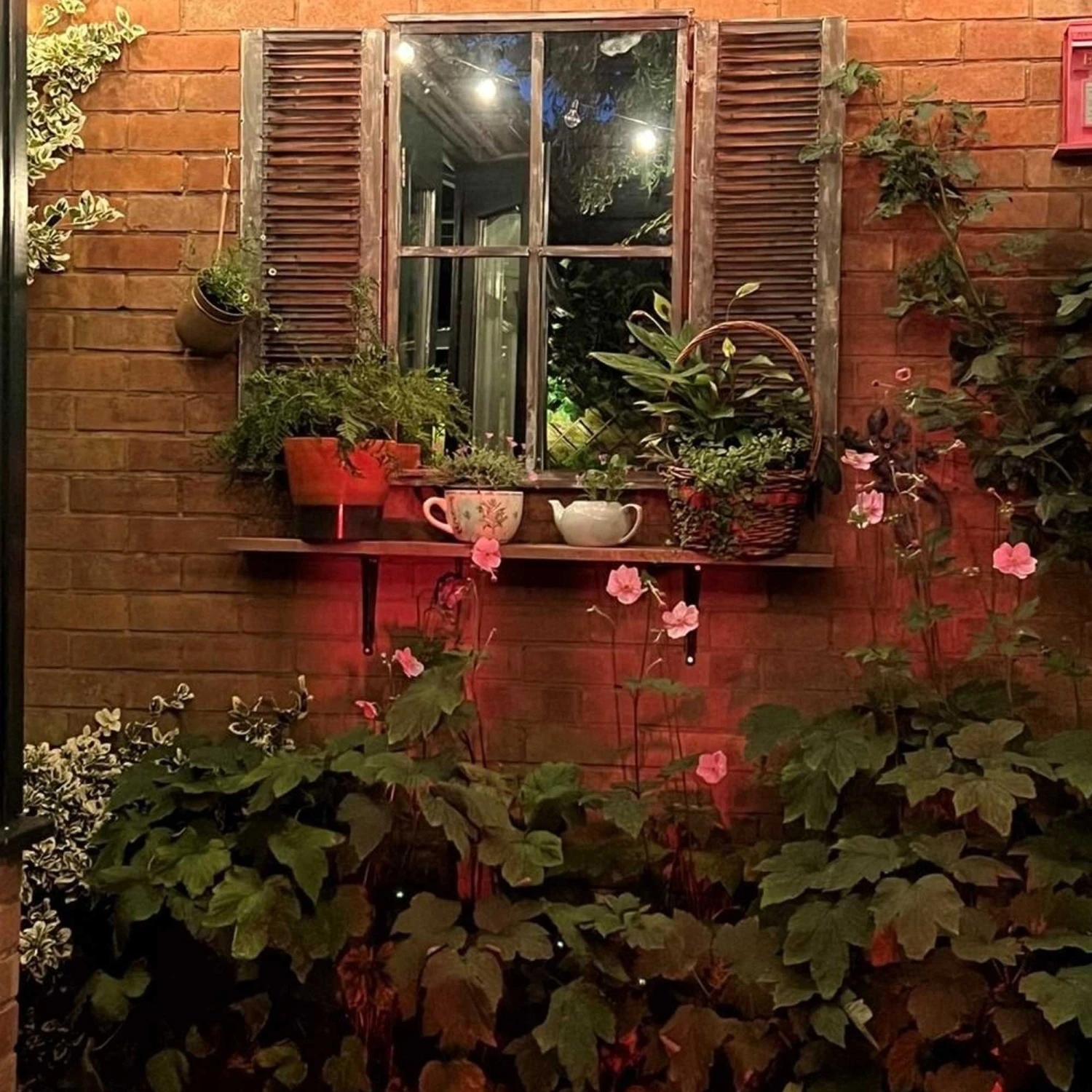 Kirkby Rectangle Window Opening Garden Mirror 4 Kirkby Rectangle Window Opening Garden Mirror - Image 4